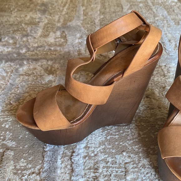 ALDO SHOES SIZE 7 Strappy Padded Valleri Round Toe Wedge Buckle Slingback Sandal - Picture 2 of 5